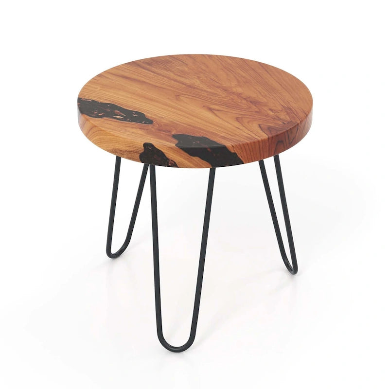 Table d'appoint ronde en teck massif à bords bruts avec résine époxy et pieds en métal
