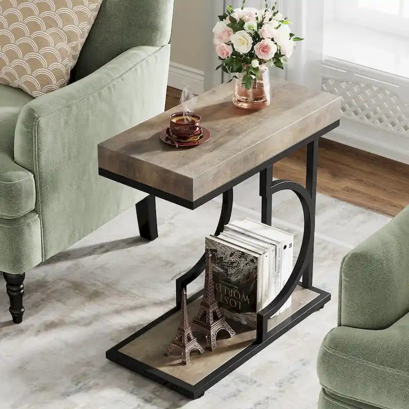 Table d'appoint en forme de C en faux marbre avec cadre en métal doré