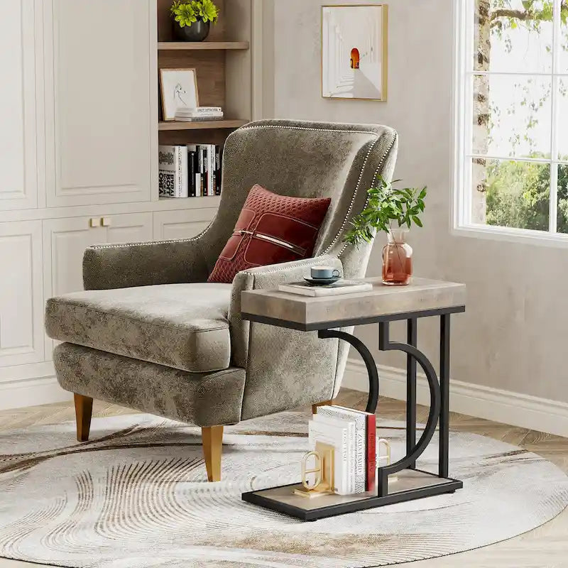 Table d'appoint en forme de C en faux marbre avec cadre en métal doré
