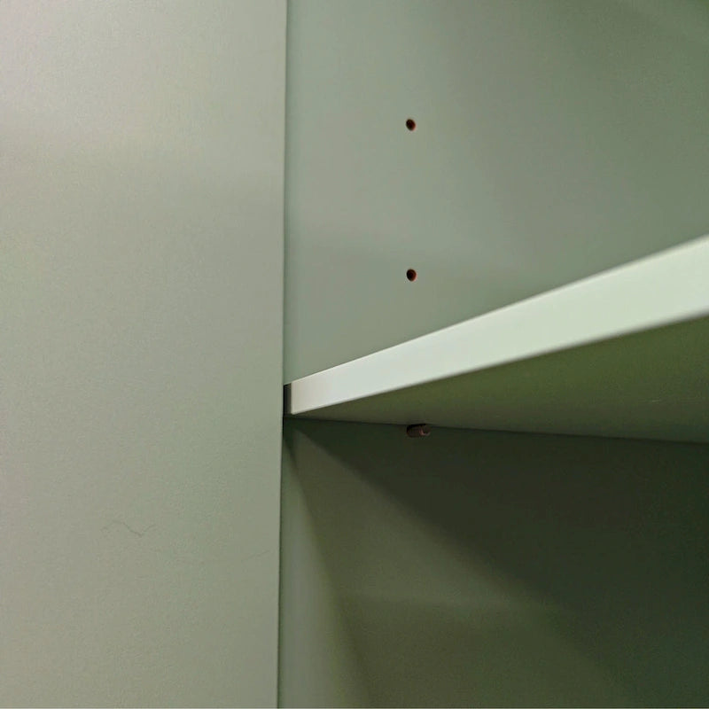 Armoire de rangement à 4 portes avec pieds en pin et étagère réglable
